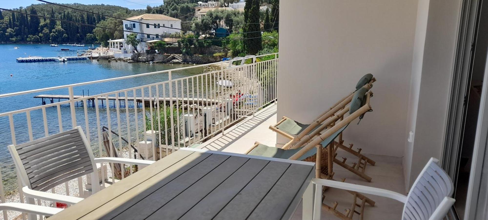 Villa Elsi Upper Apartment カラミ エクステリア 写真